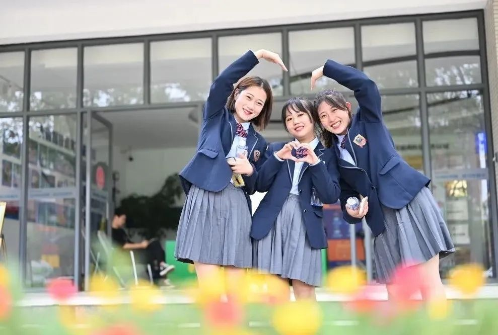 A＾A(y)ưܞ鷫uِ