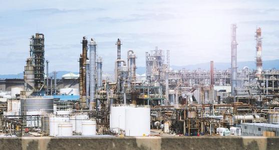 石油工厂油油箱采用大阪黑色亮漆照片